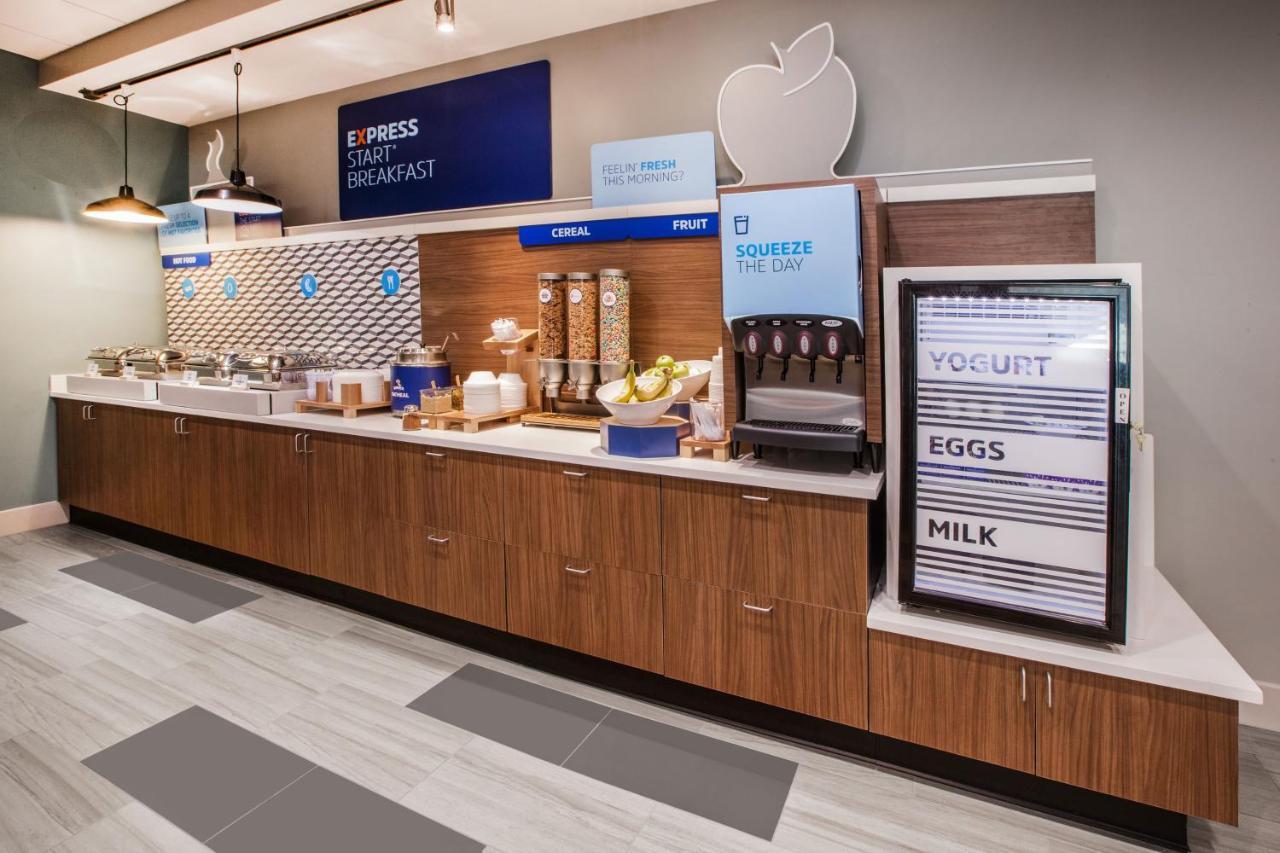 Holiday Inn Express Rochester - University Area By Ihg Dış mekan fotoğraf
